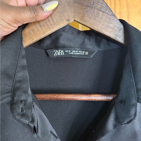 Zara Women's Elegant Black Satin Shirt - Picture 9 of 9